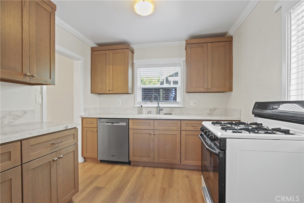418 W 40th Street