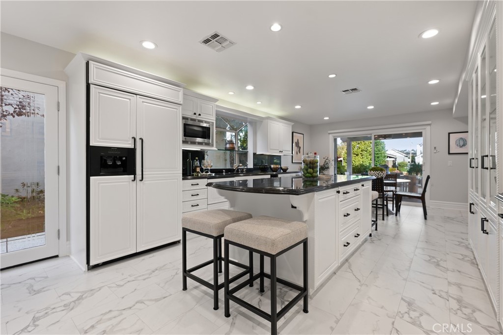 Westlake Island (711) - Residential