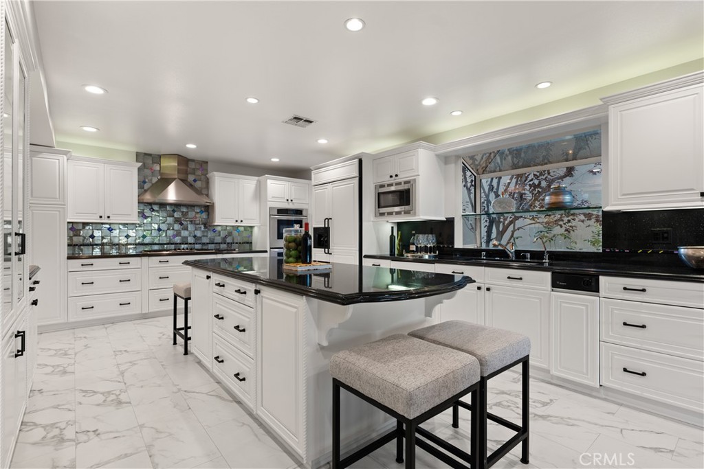 Westlake Island (711) - Residential