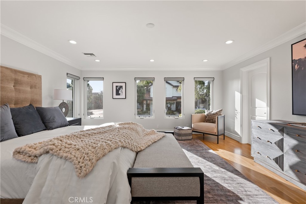 Westlake Island (711) - Residential