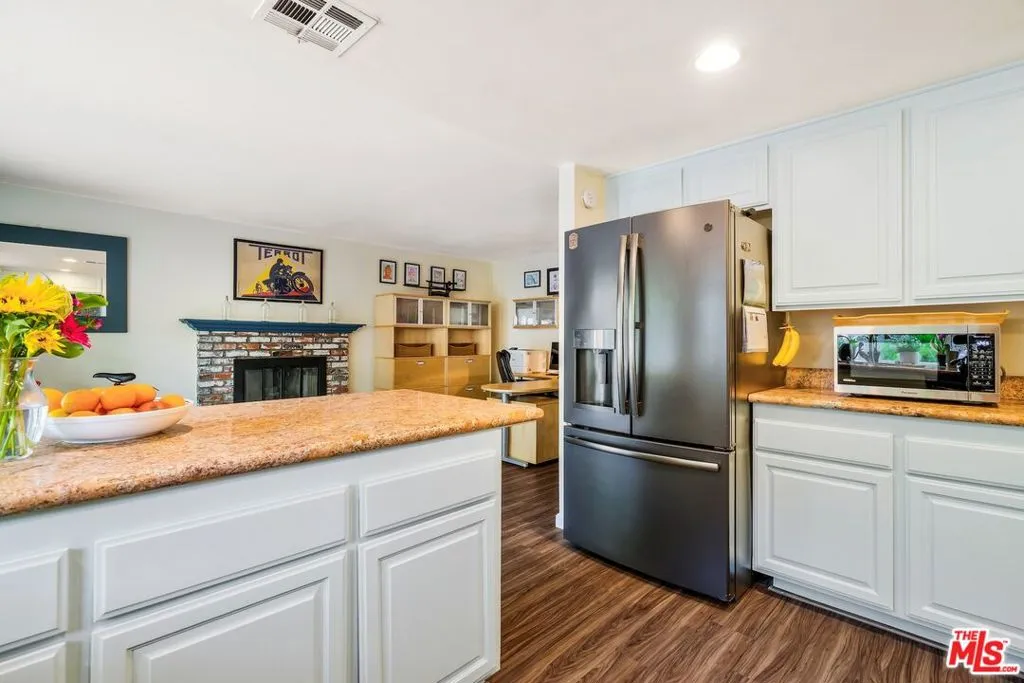 West Hills, California 91304, United States, 4 Bedrooms Bedrooms, ,3 BathroomsBathrooms,Residential,Active,154907