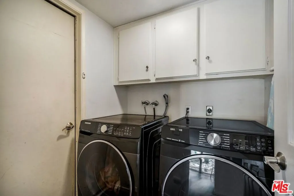 West Hills, California 91304, United States, 4 Bedrooms Bedrooms, ,3 BathroomsBathrooms,Residential,Active,154907