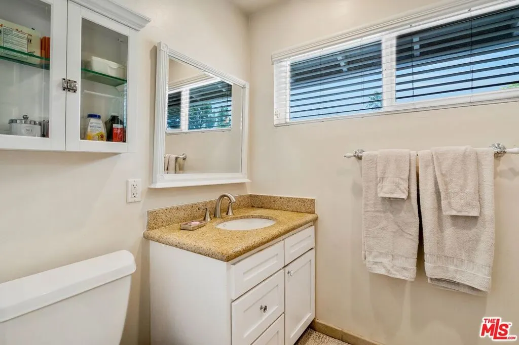 West Hills, California 91304, United States, 4 Bedrooms Bedrooms, ,3 BathroomsBathrooms,Residential,Active,154907