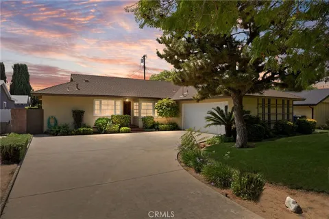 MLS: SR26074348