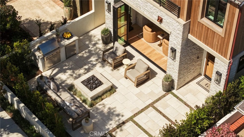 Photo of 303 Jasmine Avenue, Corona Del Mar, CA 92625 (MLS # LG26136893)