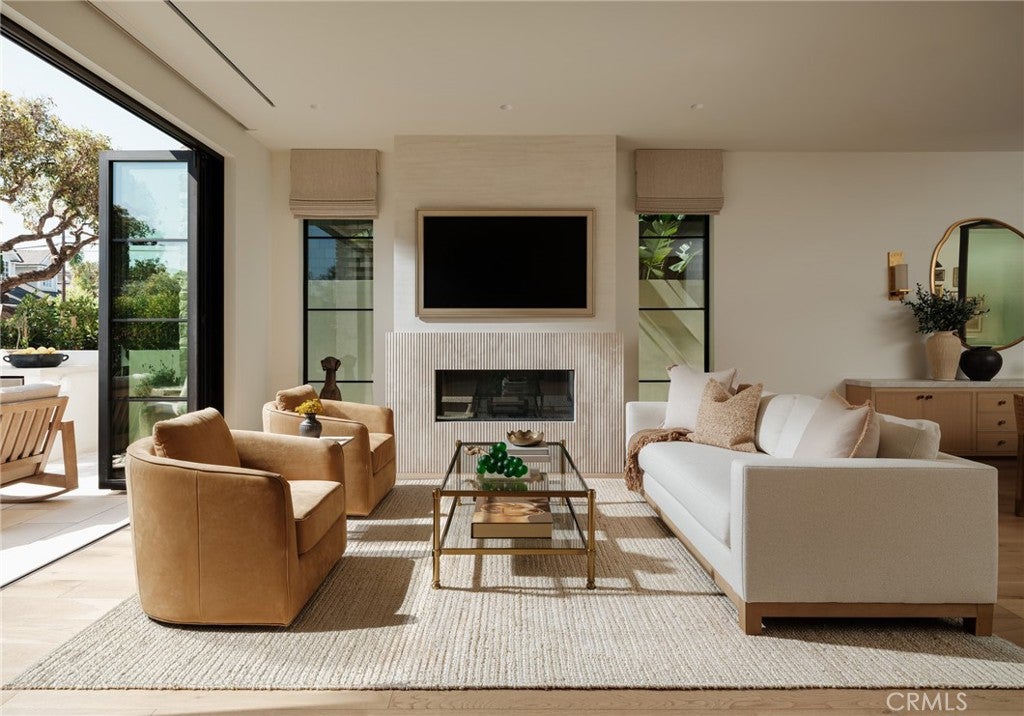 Photo of 303 Jasmine Avenue, Corona Del Mar, CA 92625 (MLS # LG26136893)