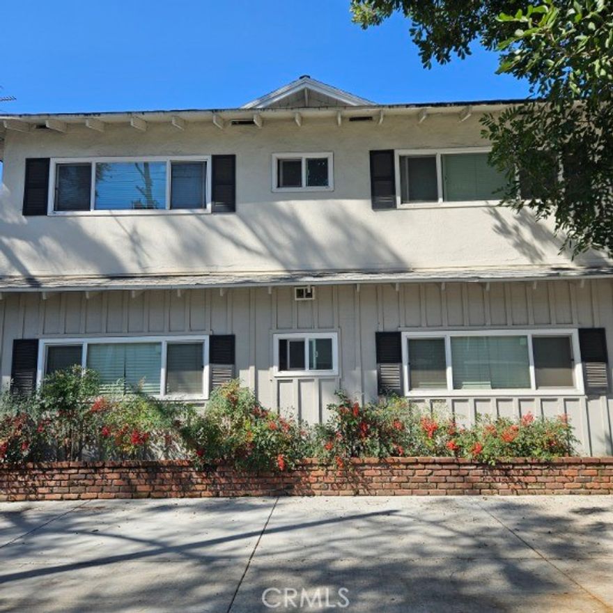 UPGRADED FOURPLEX in LONG BEACH, this property has gone through big upgrades in the past 4 years, including new laundry (coined operated) machines, kitchen and bathrooms remodeled and many more. Great ROI for the investor ready to get a move in ready property.
