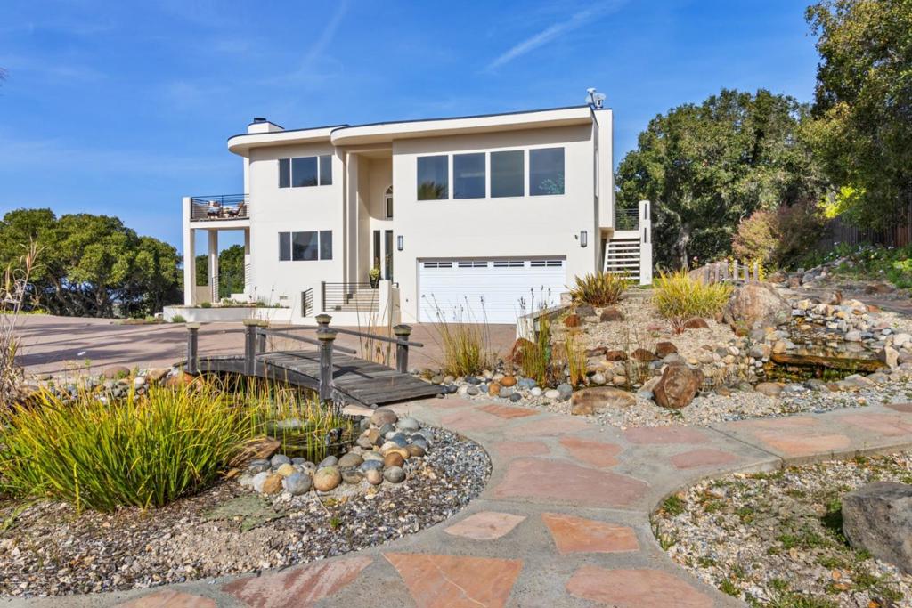 320 El Caminito Road