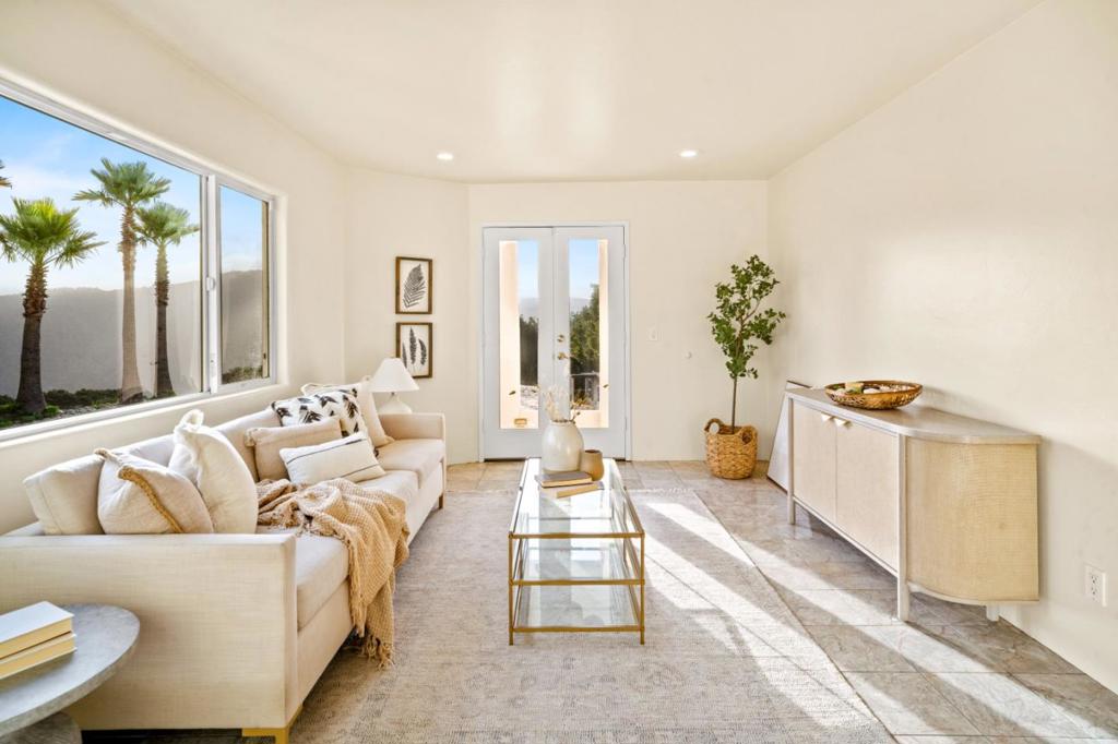 320 El Caminito Road