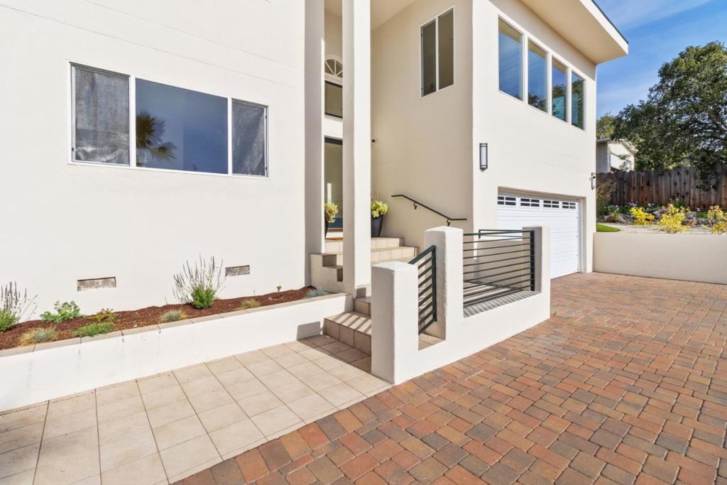 320 El Caminito Road