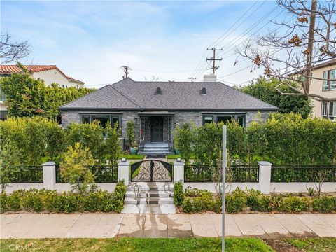 Photo of 344 S Camden Dr, Beverly Hills, CA 90212 (MLS # OC26016019)