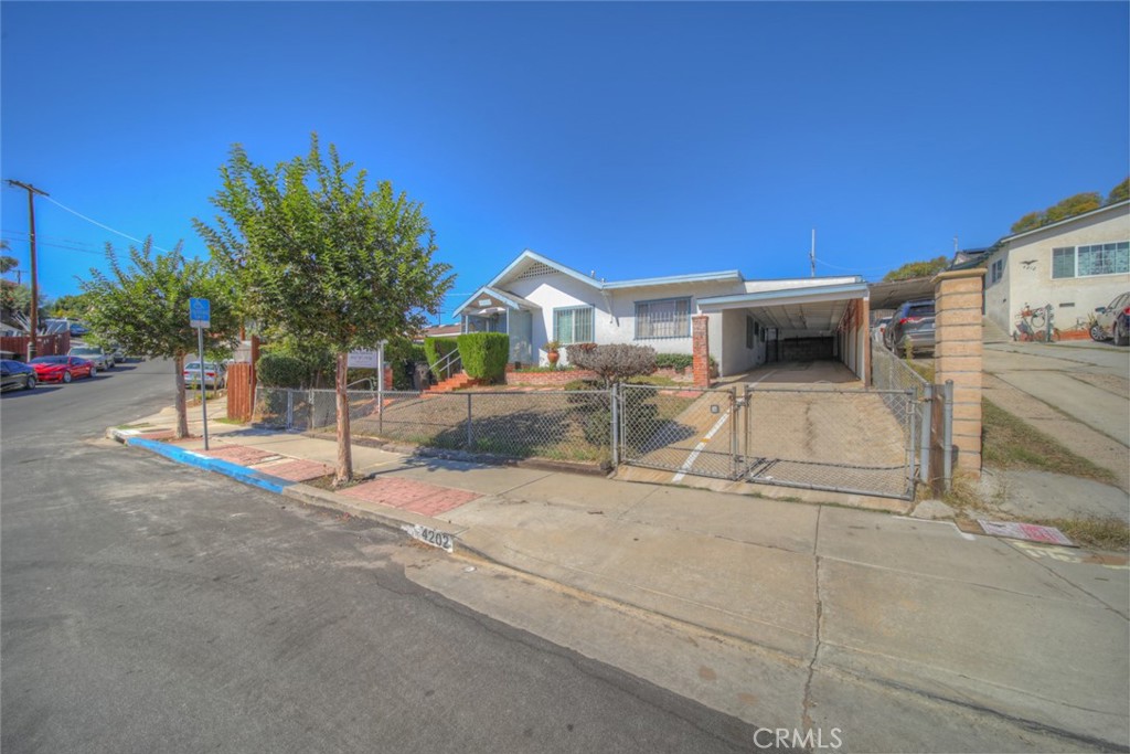 4202 Los Pinos Avenue