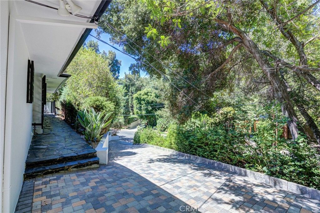 Photo of 2740 Hutton Drive, Beverly Hills, CA 90210 (MLS # WS26057644)