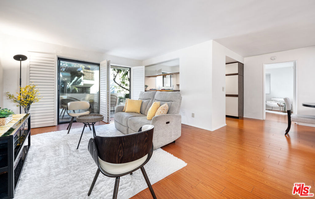 5000 S Centinela Avenue 214