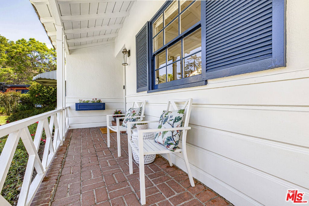 1224 Viscano Drive, Glendale CA 91207