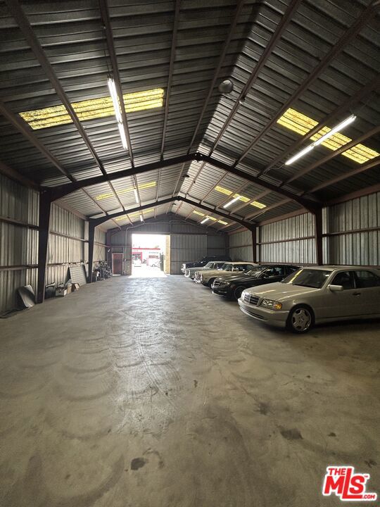 2,000 SF Office, 4,000 SF Warehouse $2 PSF + NNNs