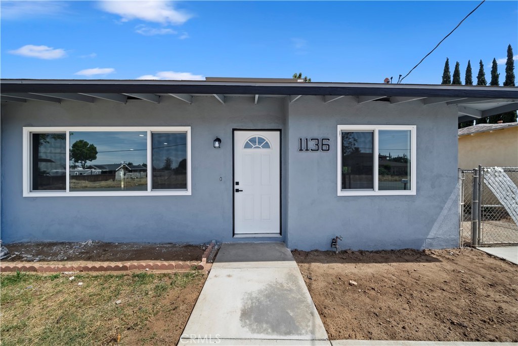 1136 e 12th