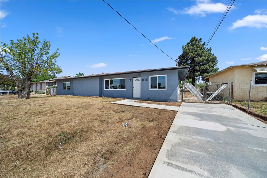 1136 e 12th