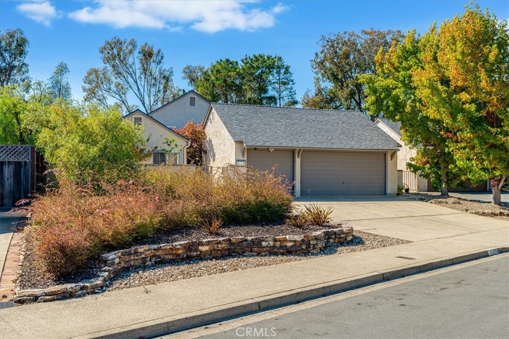 PROPERTIES 1129 Vista Del Lago