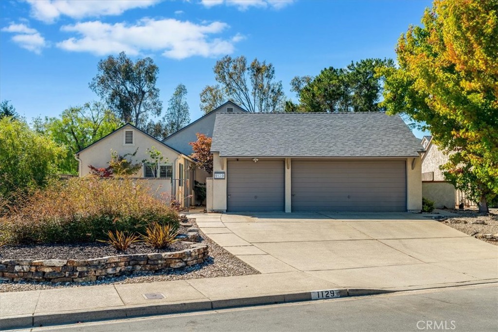 PROPERTIES 1129 Vista Del Lago