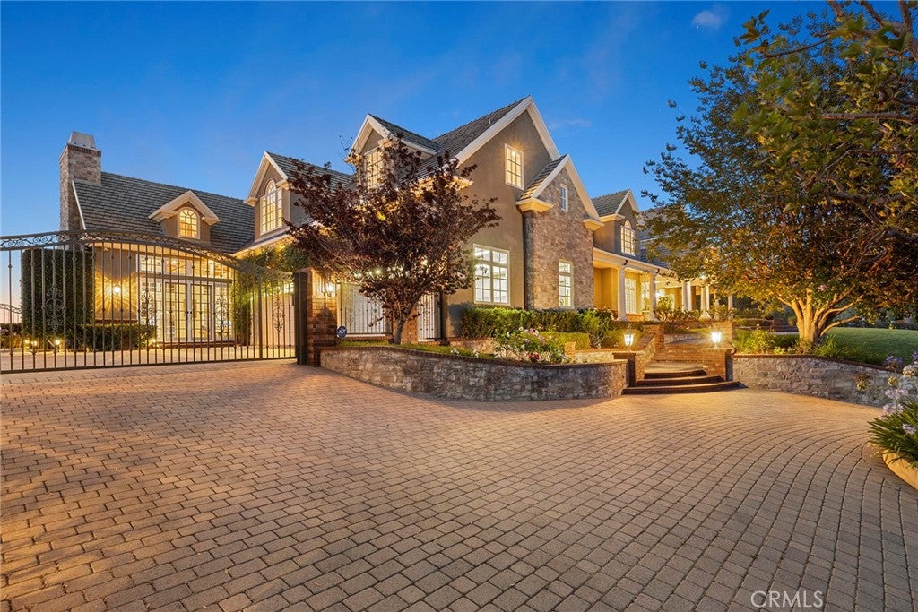 2061 Skyline Drive