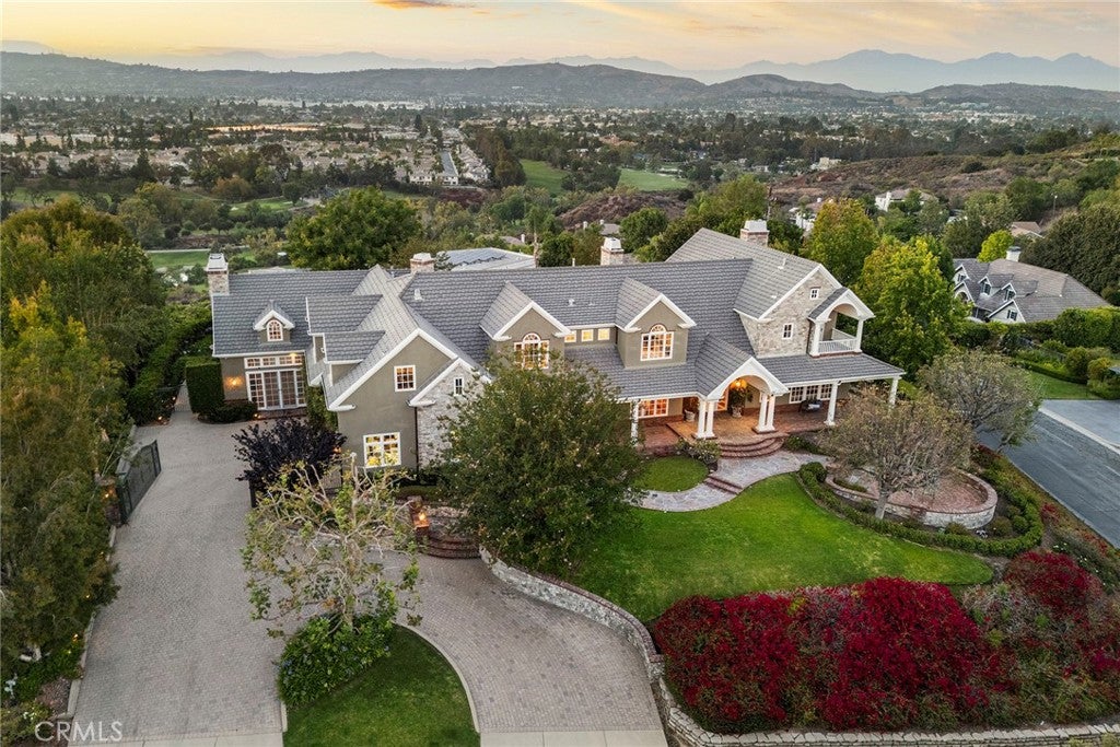 2061 Skyline Drive