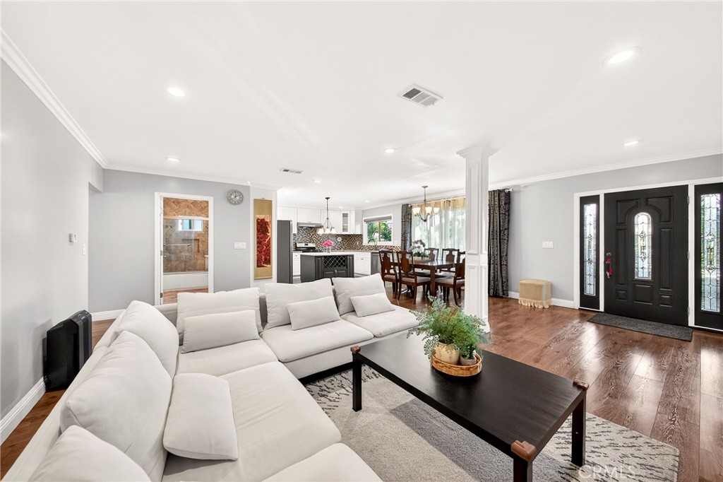 11917 Roseglen Street