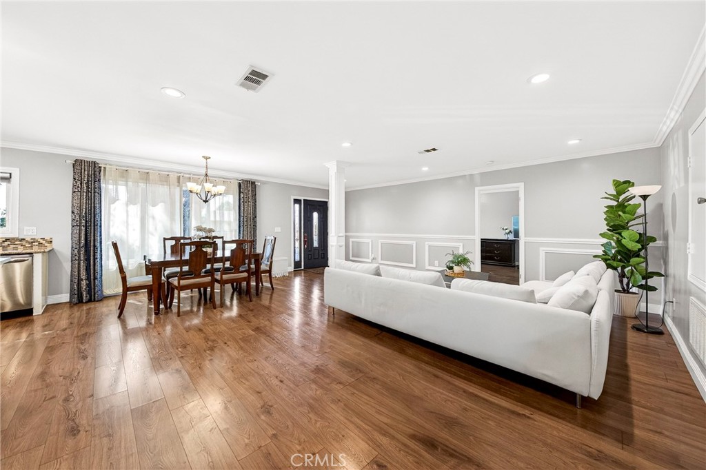 11917 Roseglen Street