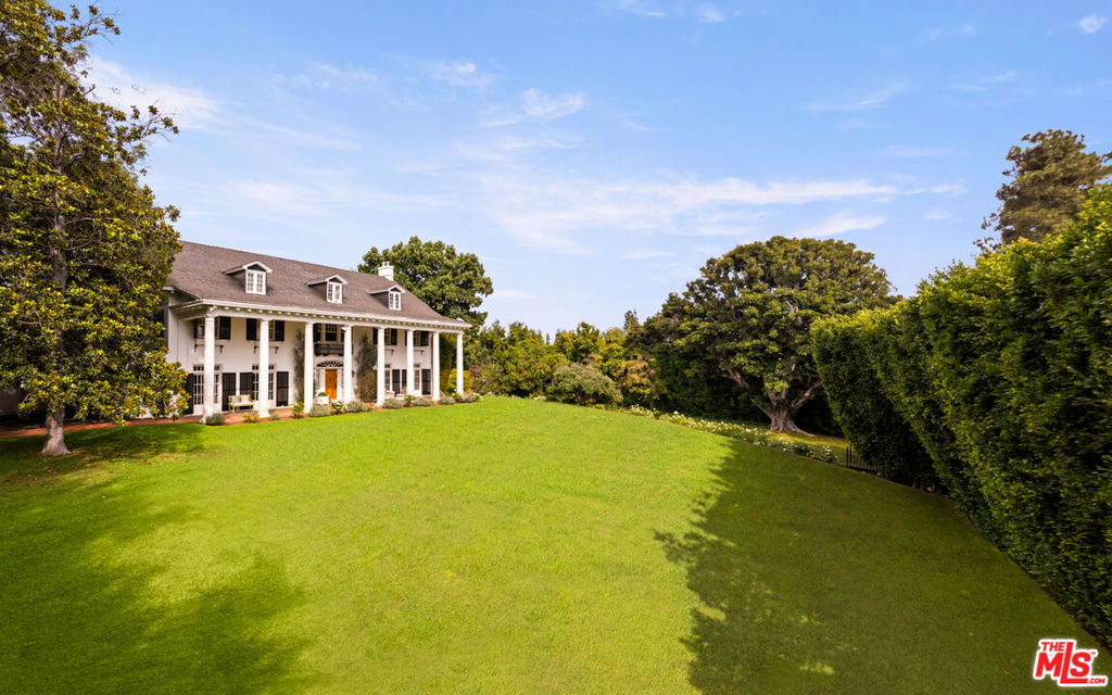 1006 N Crescent Drive