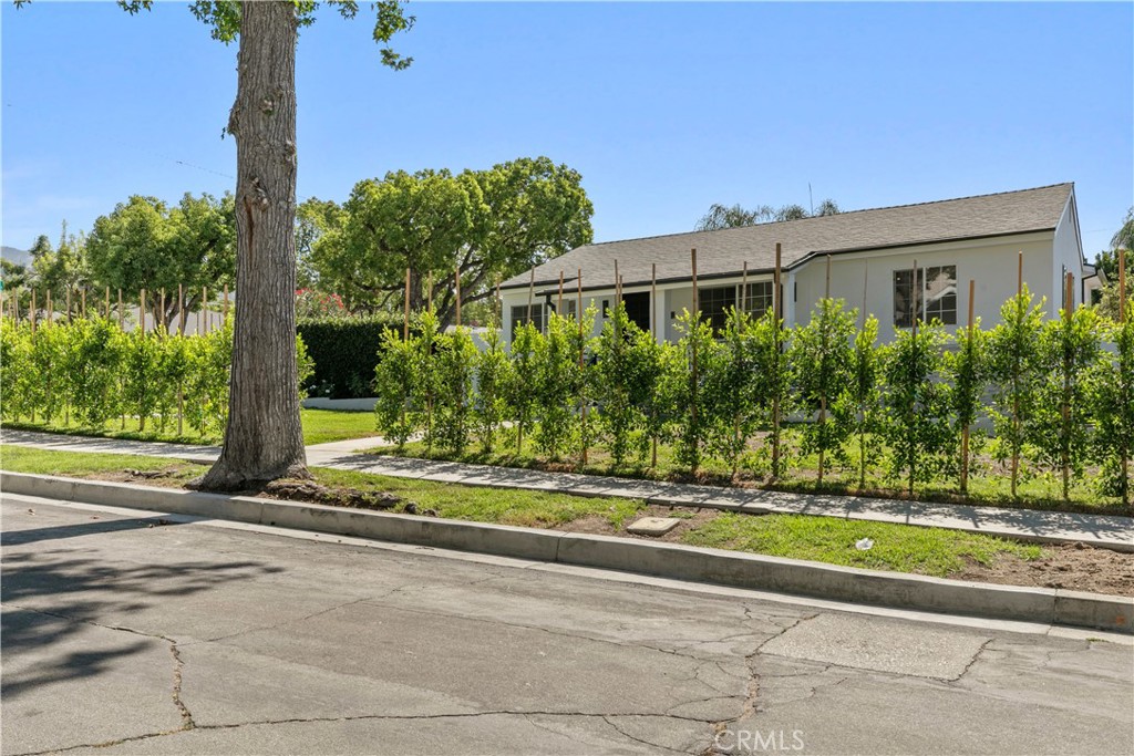 Welcome to your dream home near the highly desired Burbank Hills! This charming single-story residence, set on a spacious corner lot. Inside, you’ll find a beautifully remodeled with new tile flooring, remodeled bathrooms, brand new kitchen with quartz countertops and movable kitchen island. The home also features a newer HVAC system, a brand-new roof, and and stainless steel appliances. Doors open to a private backyard retreat, complete with a brand-new BBQ and island, a gazebo, and plenty of space for relaxation or entertaining. Conveniently located near restaurants, schools, parks, Burbank Airport, the Amtrak station, and ample parking—this is the perfect place to call home!