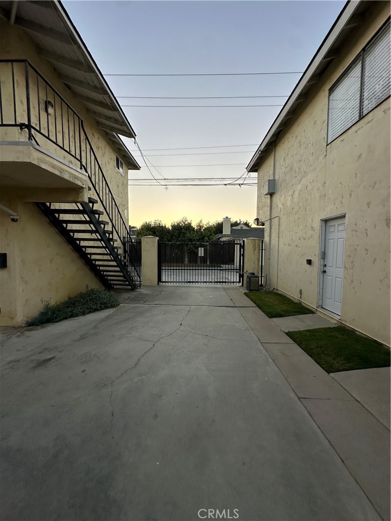 4801 clark ave 1