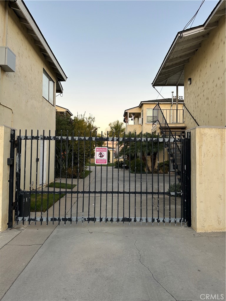 4801 clark ave 1