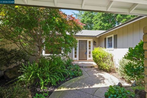 Photo of 625 Filbert Court Ct, Walnut Creek, CA 94598 (MLS # 41131425)