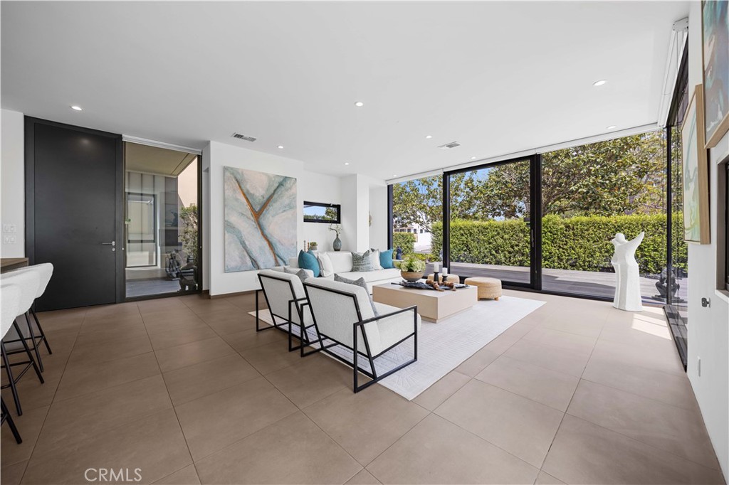 9 Temple Ave Avenue