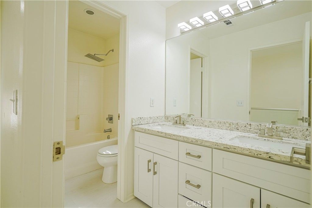 listing image 130728643777650666008