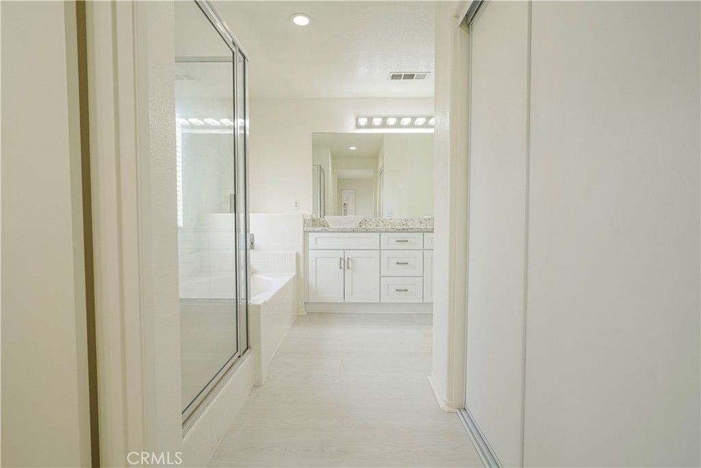 listing image 130723486017632929451