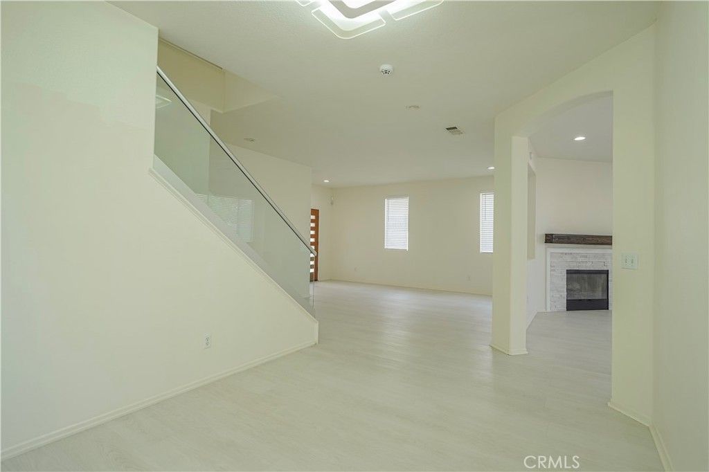 listing image 130723600456519216694