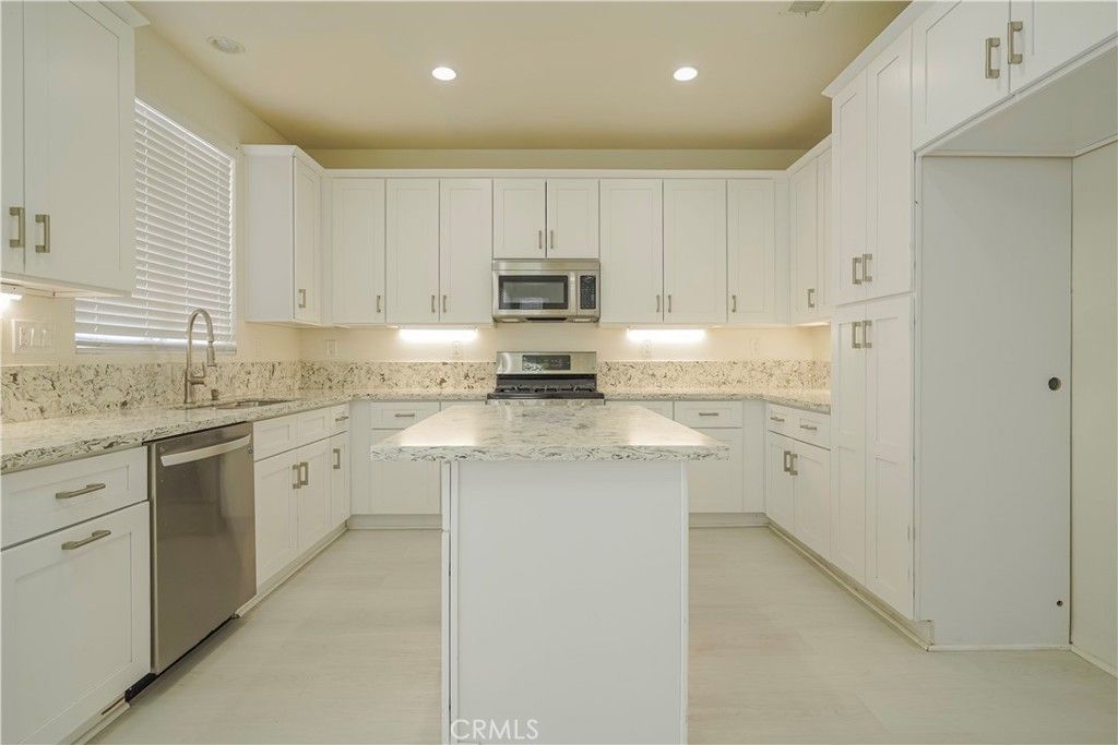 listing image 130723837015444902686