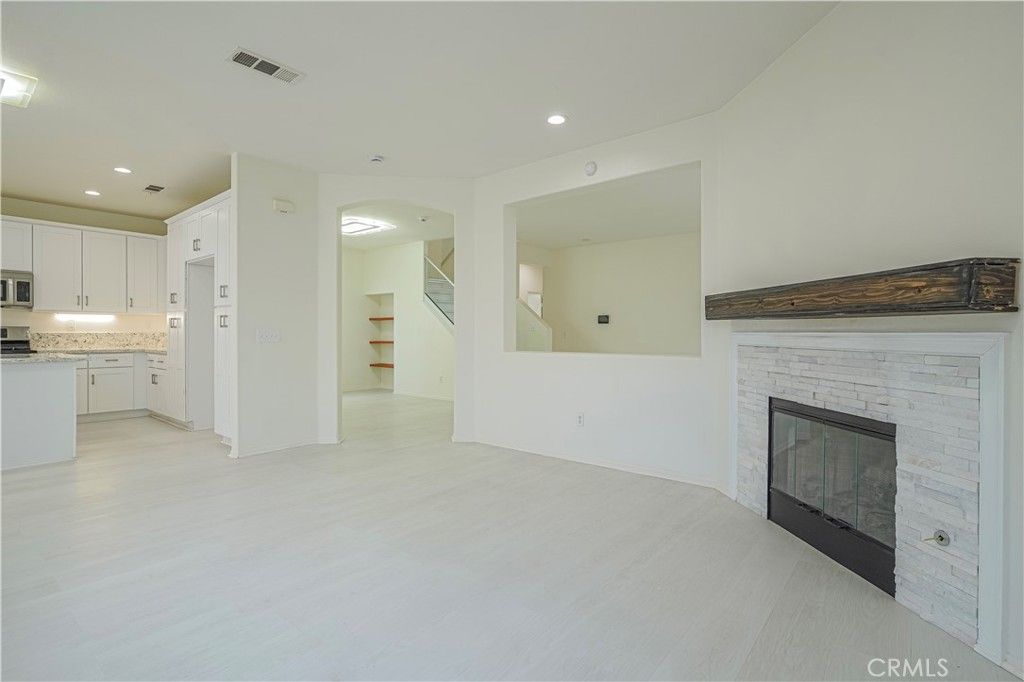listing image 130728124766927058019