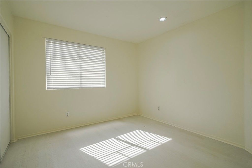 listing image 130724780845968748661