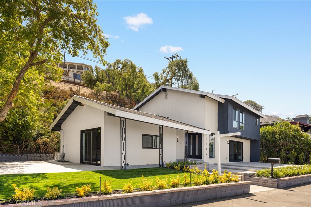 12284 Circula Panorama