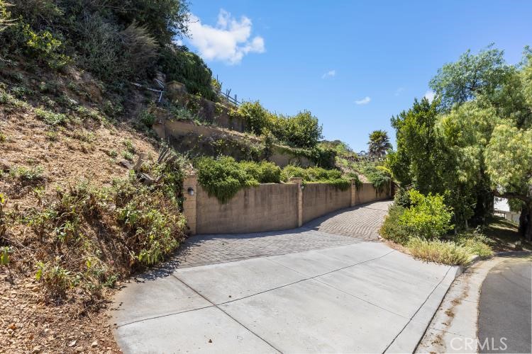3261 Crownview Drive