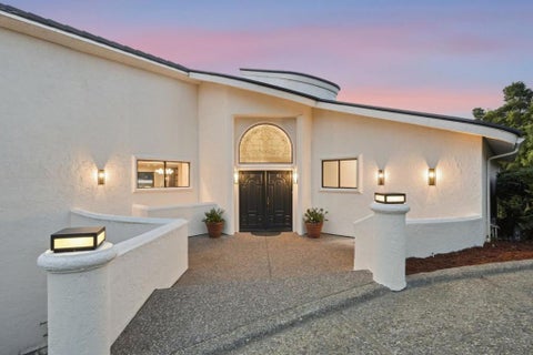 Photo of 40 Eugenia Way, Hillsborough, CA 94010 (MLS # ML82061953)