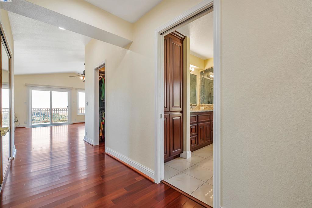 VARGAS PLATEAU - Residential