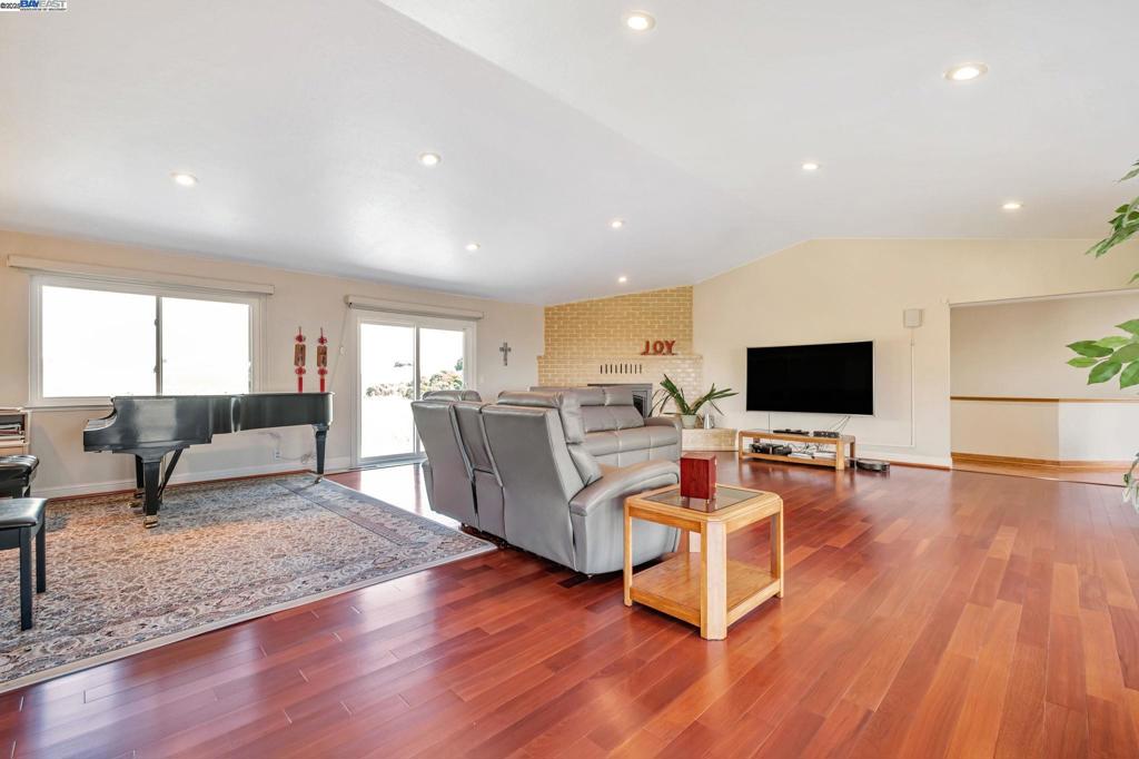 VARGAS PLATEAU - Residential