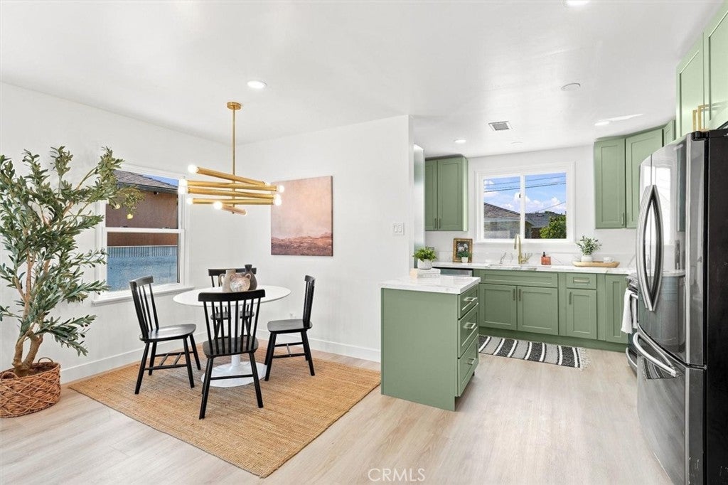 2516 W 164th