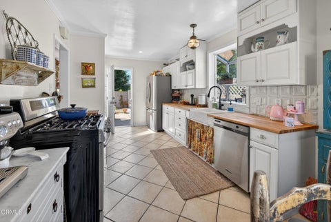 Tiny photo for 457 Valmore Avenue, Ventura, CA 93003 (MLS # V1-35916)
