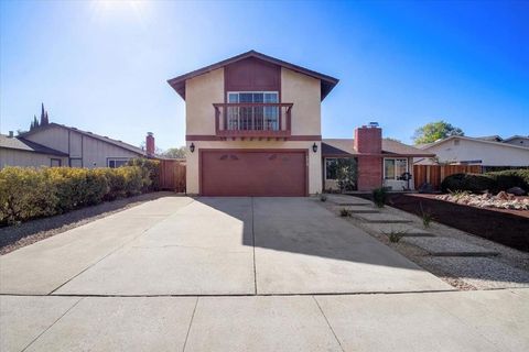 Photo of 4918 Avenida De Los Arboles, Santa Clara, CA 95054 (MLS # ML82041187)