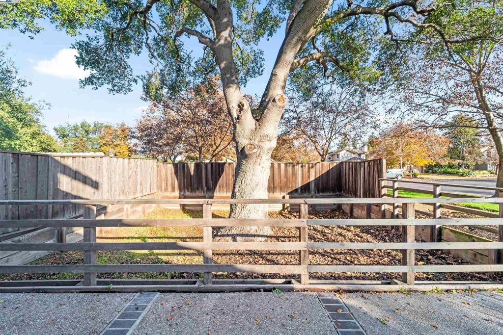 OAK GROVE - Residential