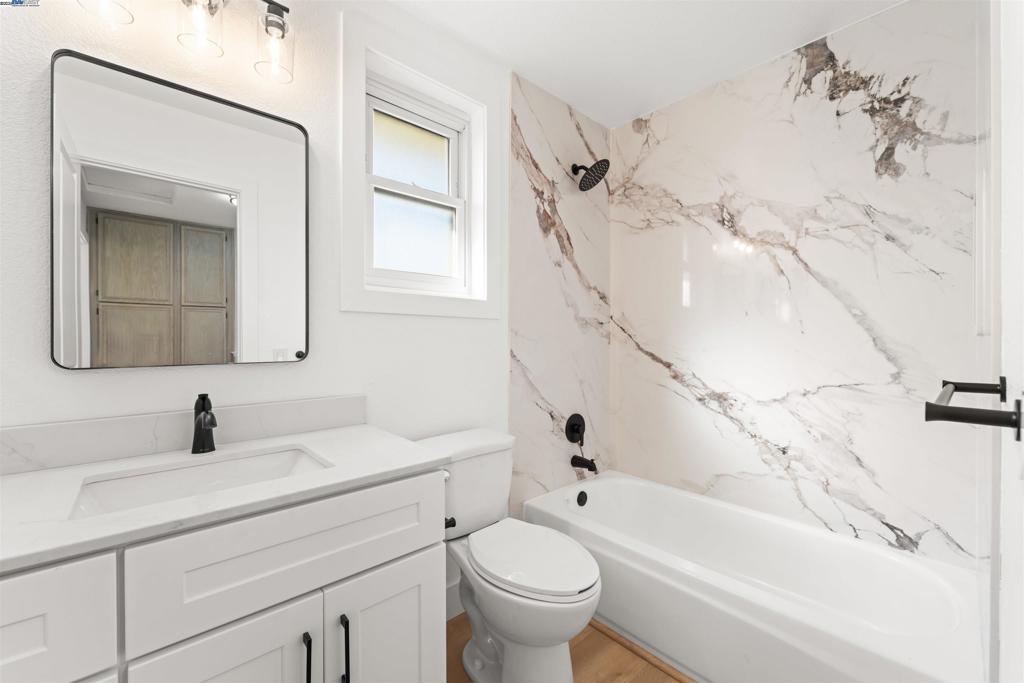 OAK GROVE - Residential